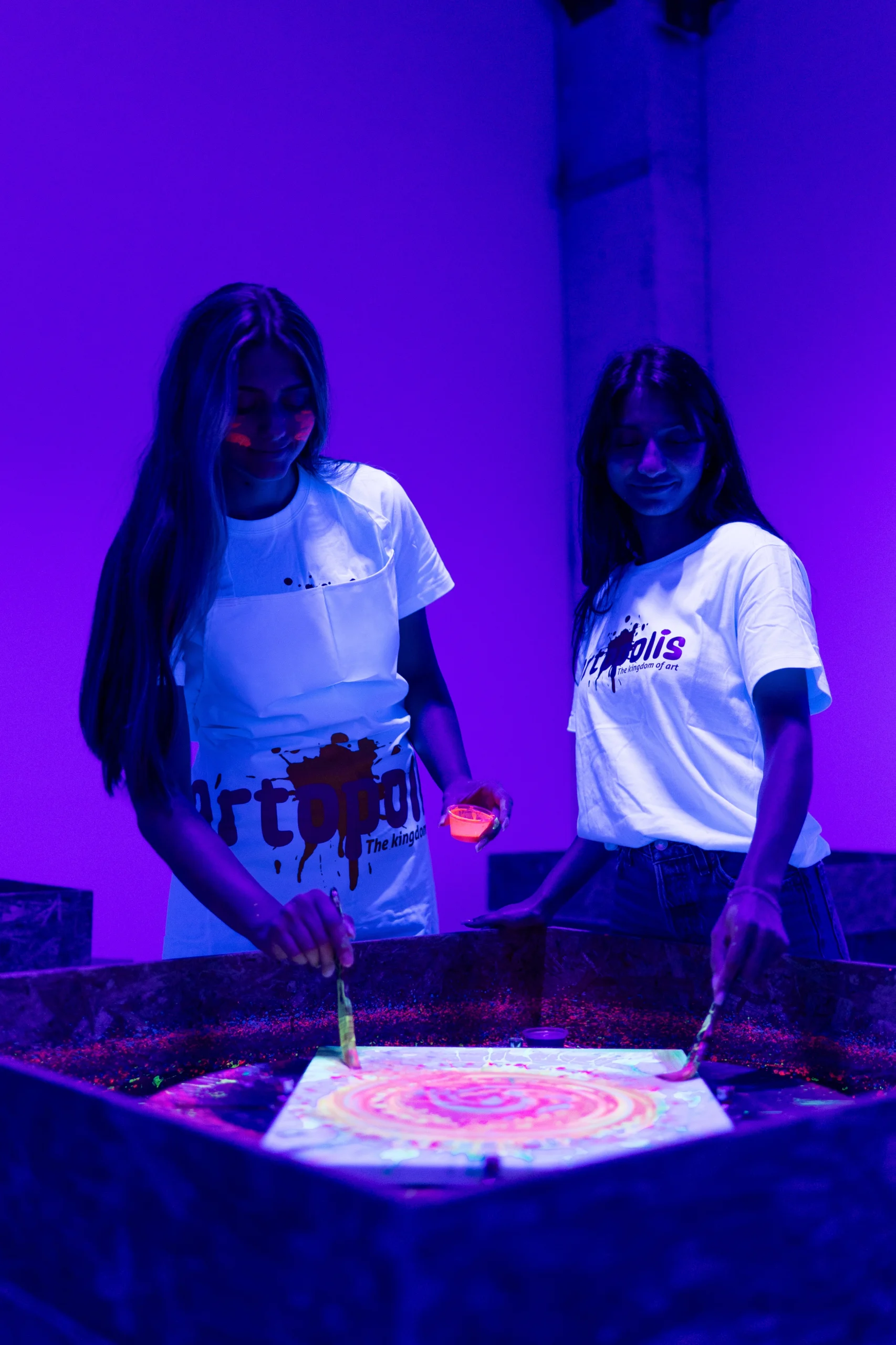 Spinning Table изживяване – завъртете платната с уникални ръчни машини в Артополис